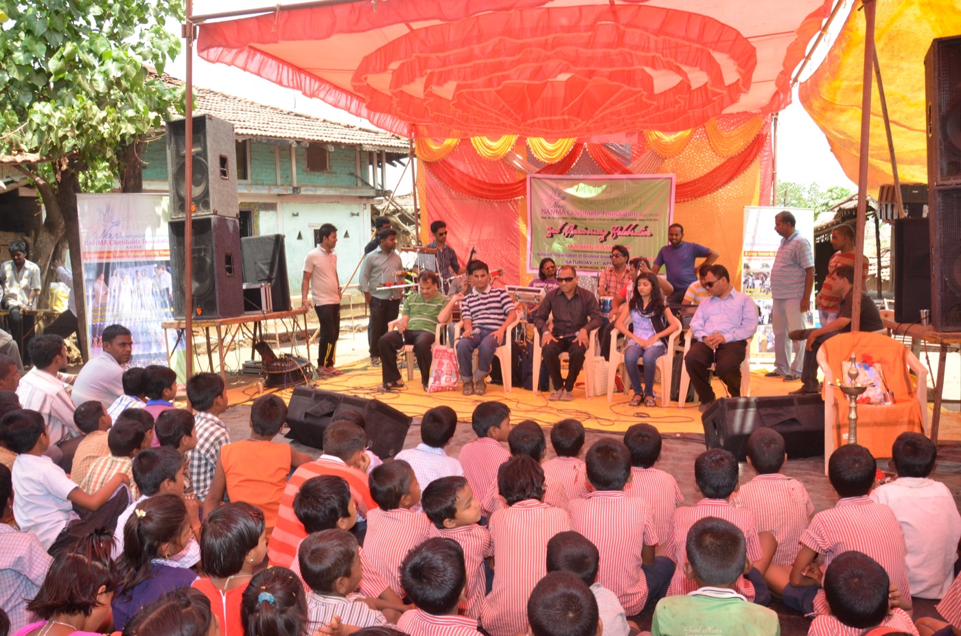 A Day with Tribals of Dandwalgaon